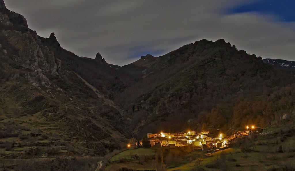 La Posada De Cucayo Dobres Ngoại thất bức ảnh