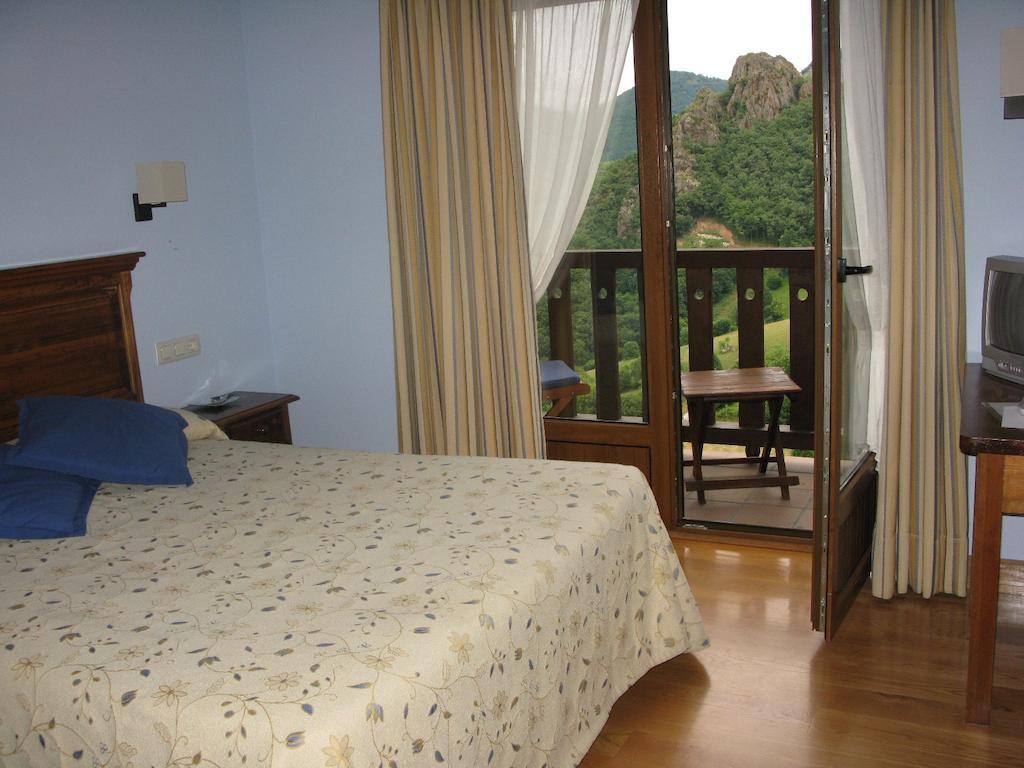 La Posada De Cucayo Dobres Phòng bức ảnh